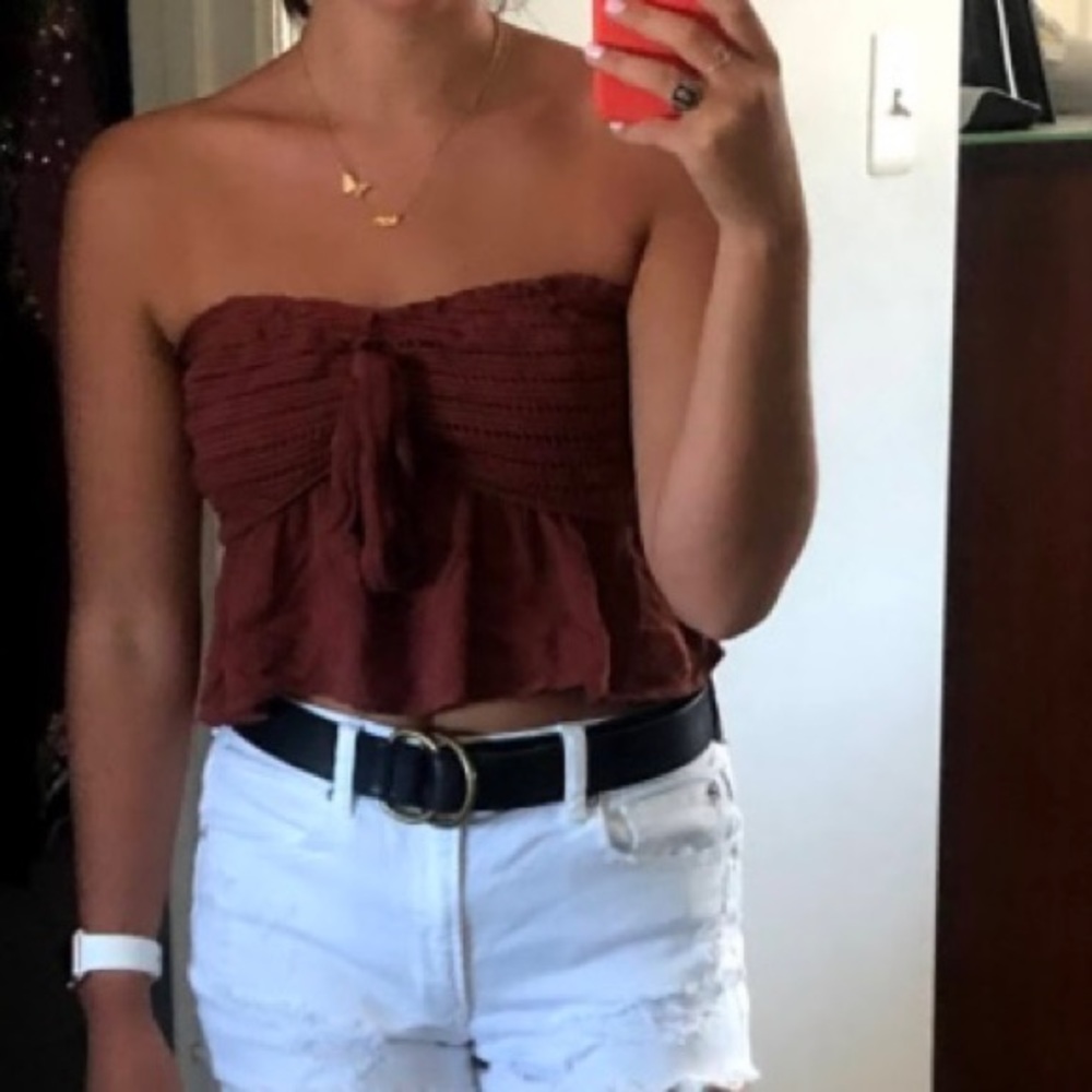FLOWY STRAPLESS TOP